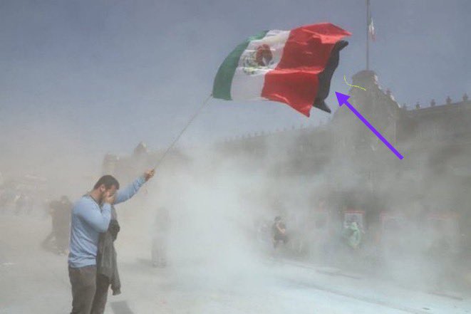 DavidVargasA18's tweet image. La foto que anda circulando por “el mundo” es falsa.

Vean la sombra que tiene la bandera: Es foto de IA.

Fue un fracaso la marcha, no asistió la #GeneracionZ.
No llenaron el Zócalo.
Los que marcharon, fueron los del PRIAN.

Aquí, el otro fracaso, con esta foto falsa.
RT👇