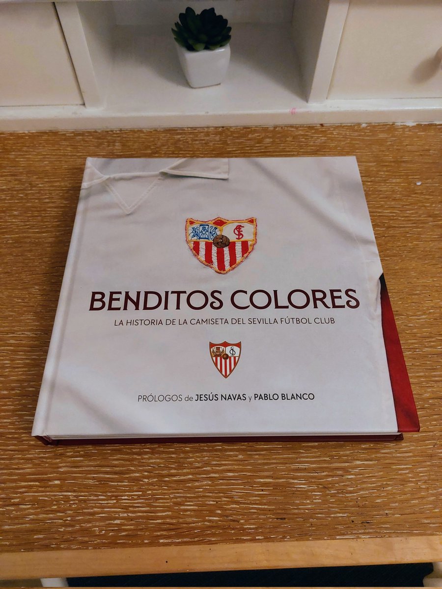 mgierm's tweet photo. @BenditosColores This (very heavy) beauty finally arrived to Poland 🇵🇱 😁
Thank you for all the work you put into creating this book 🙂 https://t.co/MBQcmO7CZ3