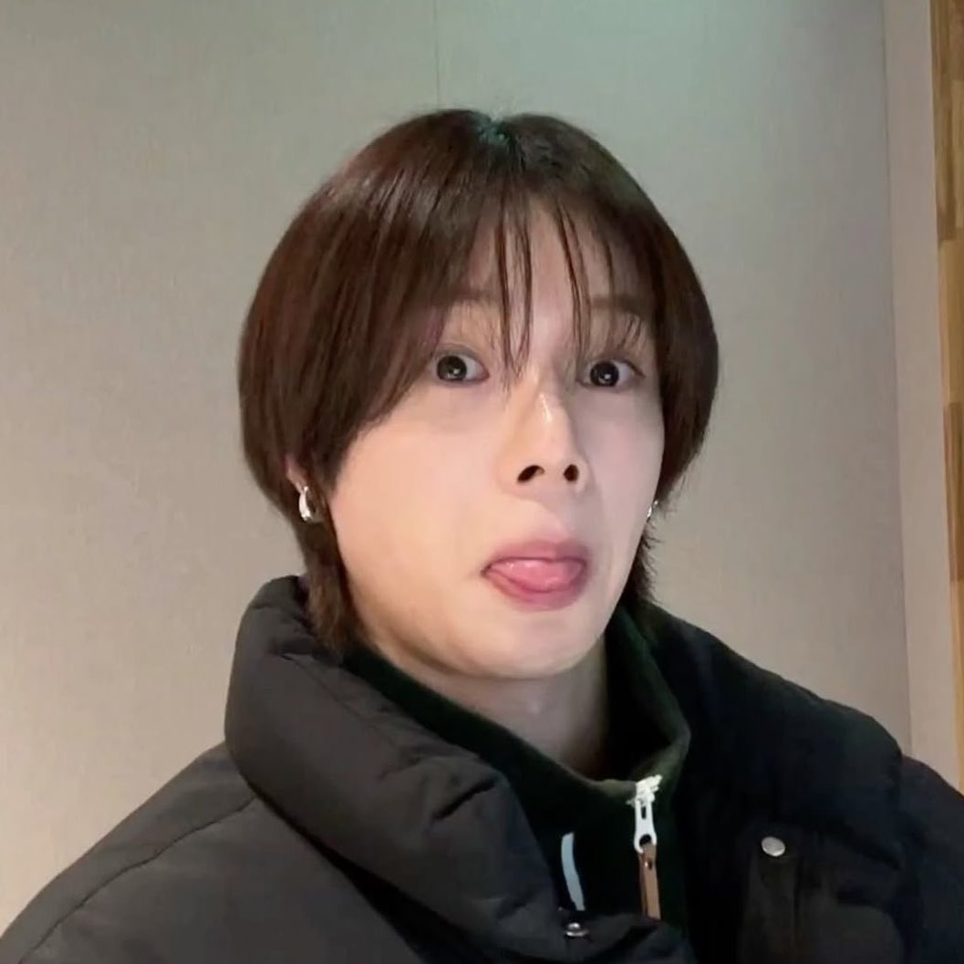 selamlar etkinlik saati 🖤
mens atiyosunuz ben de sizden aldigim vibea gore hangi &amp;team uyesi olurdunuz soyluyorum 🙏🏻🙏🏻🙏🏻