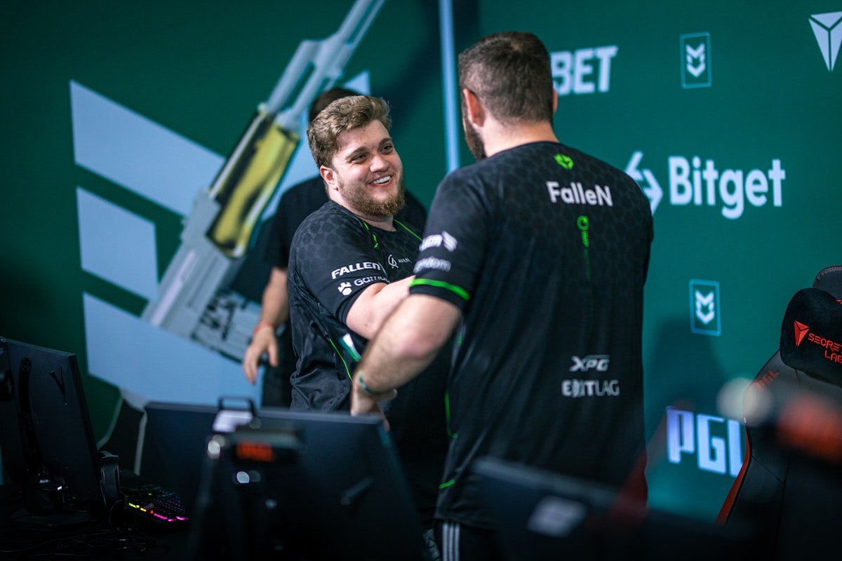 Boltz's tweet image. Salve @FalleNCS, é muito bom ver tu conquistar ainda mais troféus em tantas eras do jogo que mudou nossas vidas, serei sempre grato por tudo o que me ensinou e pelos troféus que levantamos juntos nessa caminhada, que começou com todo mundo sem saber o que seria, sem dinheiro para…