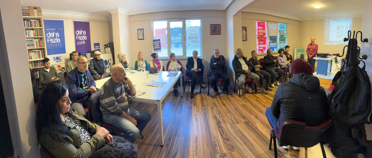 solpartiumranye's tweet image. Bütün mümkünlerin kıyısında KÜBA söyleşi ilce binamizda yapıldı. Emperyalizm insanlık dışı ambargosu altında yaşam ve direnme mücadelesi yürüten Küba halkı, günlük yaşam deviniminin yanında geleceğe dönük sosyalizm dersleri açısından verimli tartışma yürütüldü...