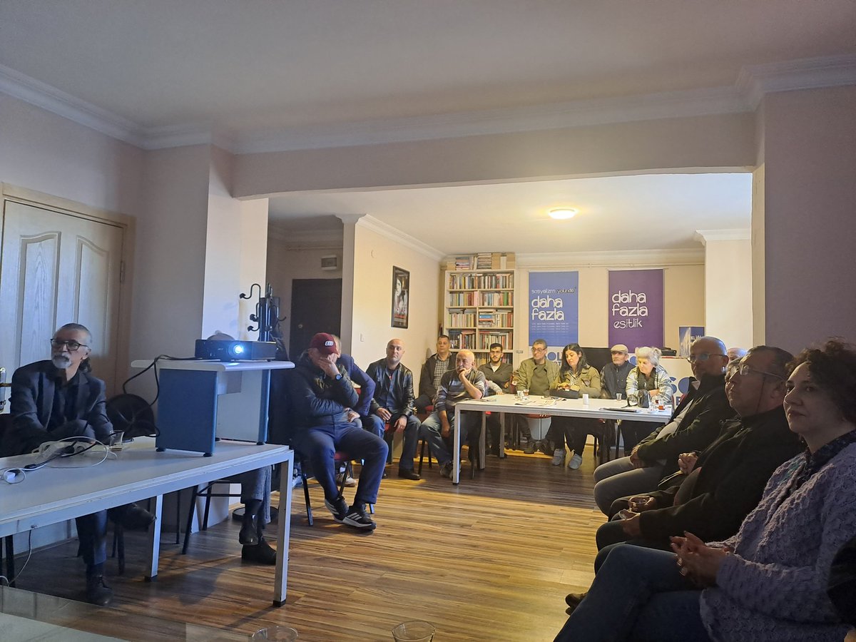 solpartiumranye's tweet image. Bütün mümkünlerin kıyısında KÜBA söyleşi ilce binamizda yapıldı. Emperyalizm insanlık dışı ambargosu altında yaşam ve direnme mücadelesi yürüten Küba halkı, günlük yaşam deviniminin yanında geleceğe dönük sosyalizm dersleri açısından verimli tartışma yürütüldü...