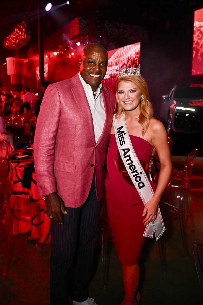 MissAmerica's tweet image. Last night with @bestbuddies ❤️📸
#MissAmerica #BestBuddies #InclusionMatters