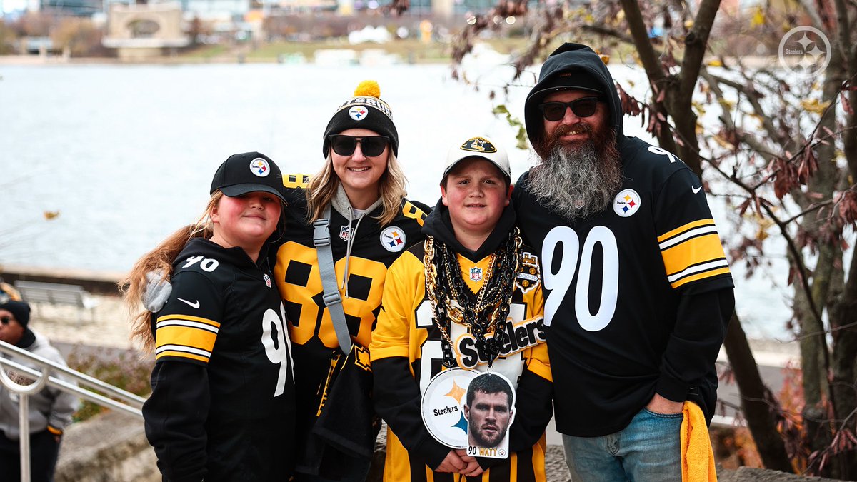 SteelersUnite's tweet photo. Not much better than a #Steelers gameday! https://t.co/JgZrTpcohj