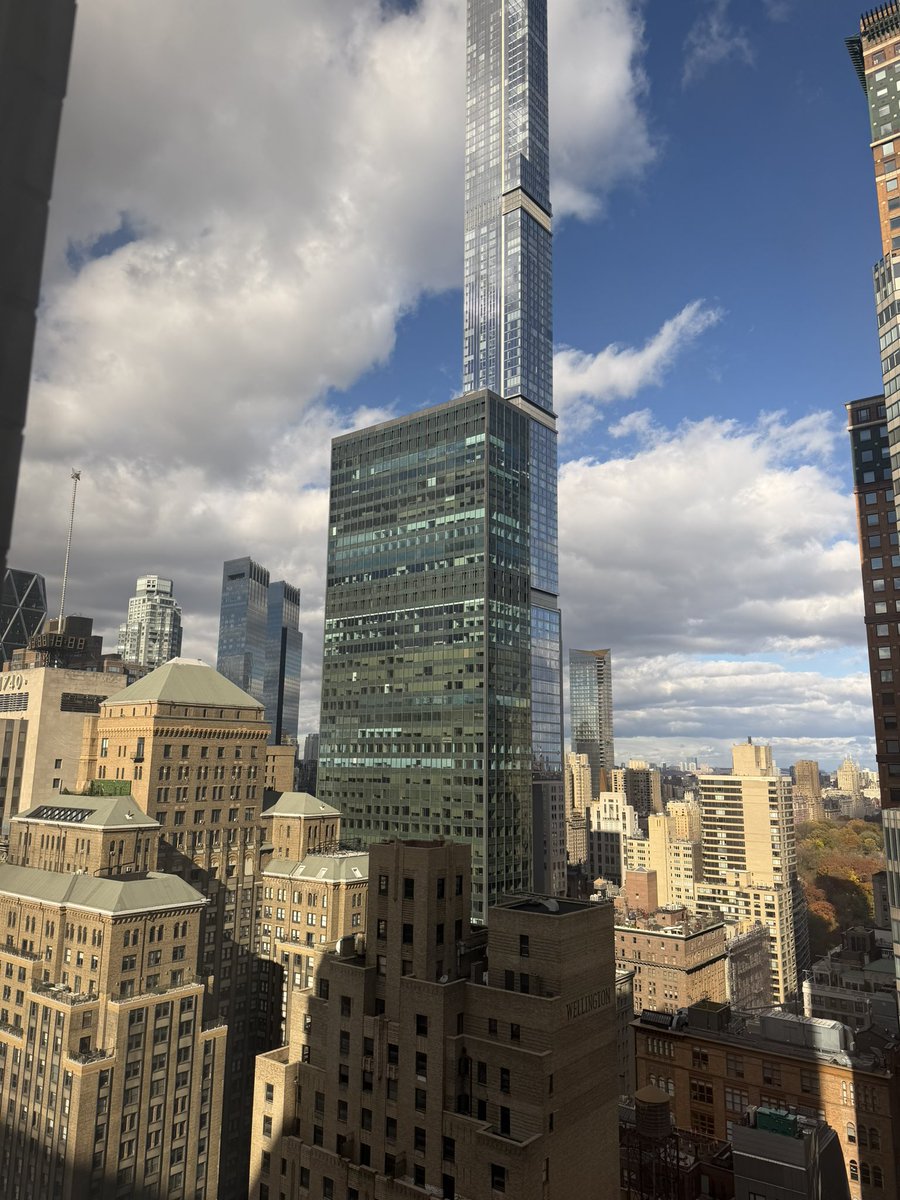 orangie's tweet image. Gm from the city

finally done with all the UFC stuff 

I can head back home , make a video for the main channel, get a video up for my second channel 

then a few days in Miami until I head to Dallas for 1 day lol 

trying to finish off 2025 strong