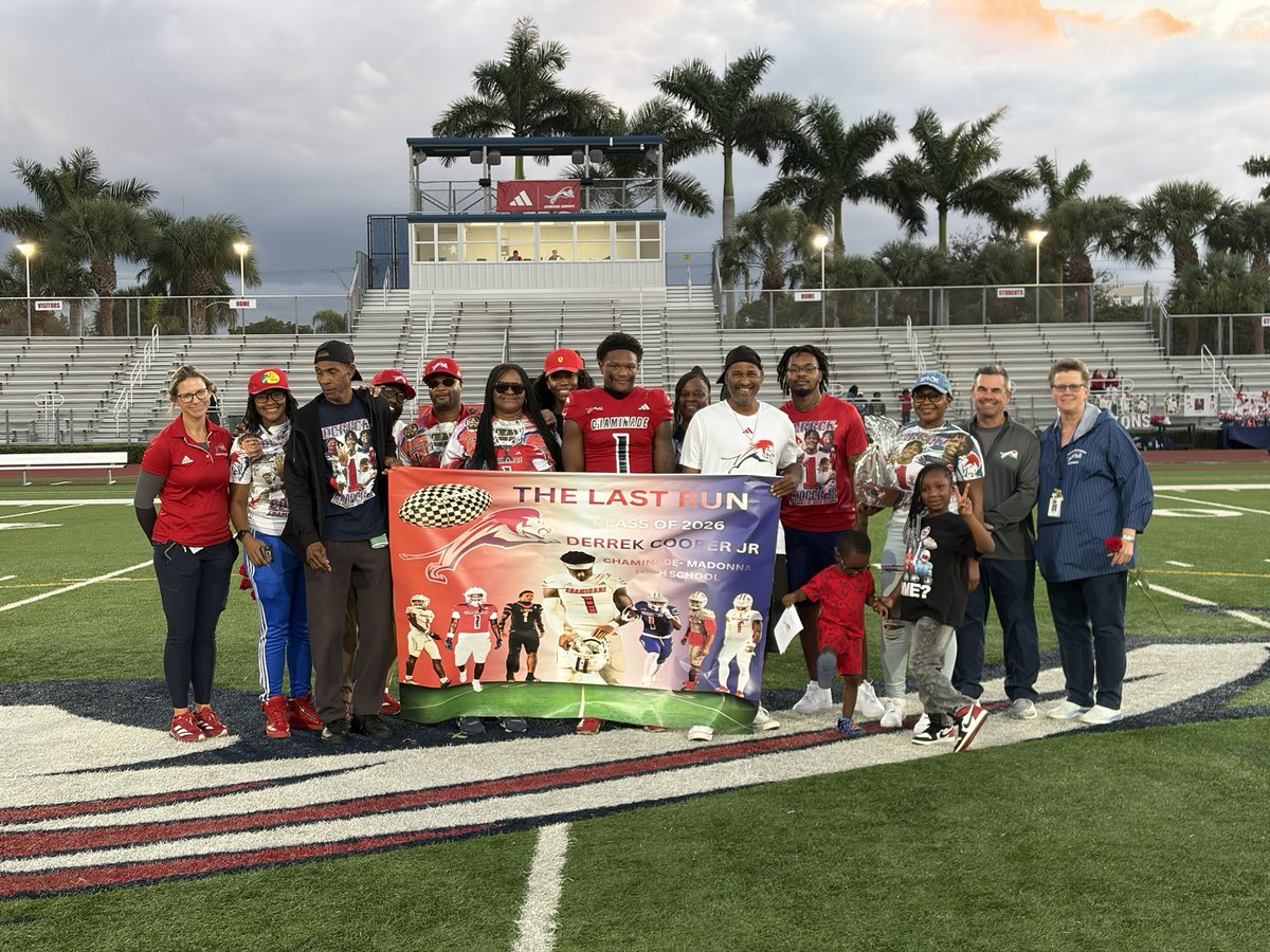 TBrinson16's tweet image. Senior night! #lastrun 💪🏽❤️🙏🏽🤞🏽#Cooper