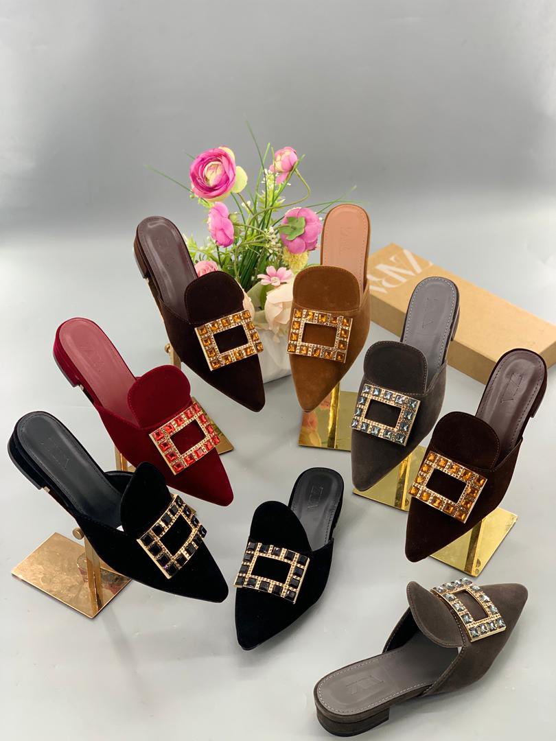 claracrocs's tweet image. 27k