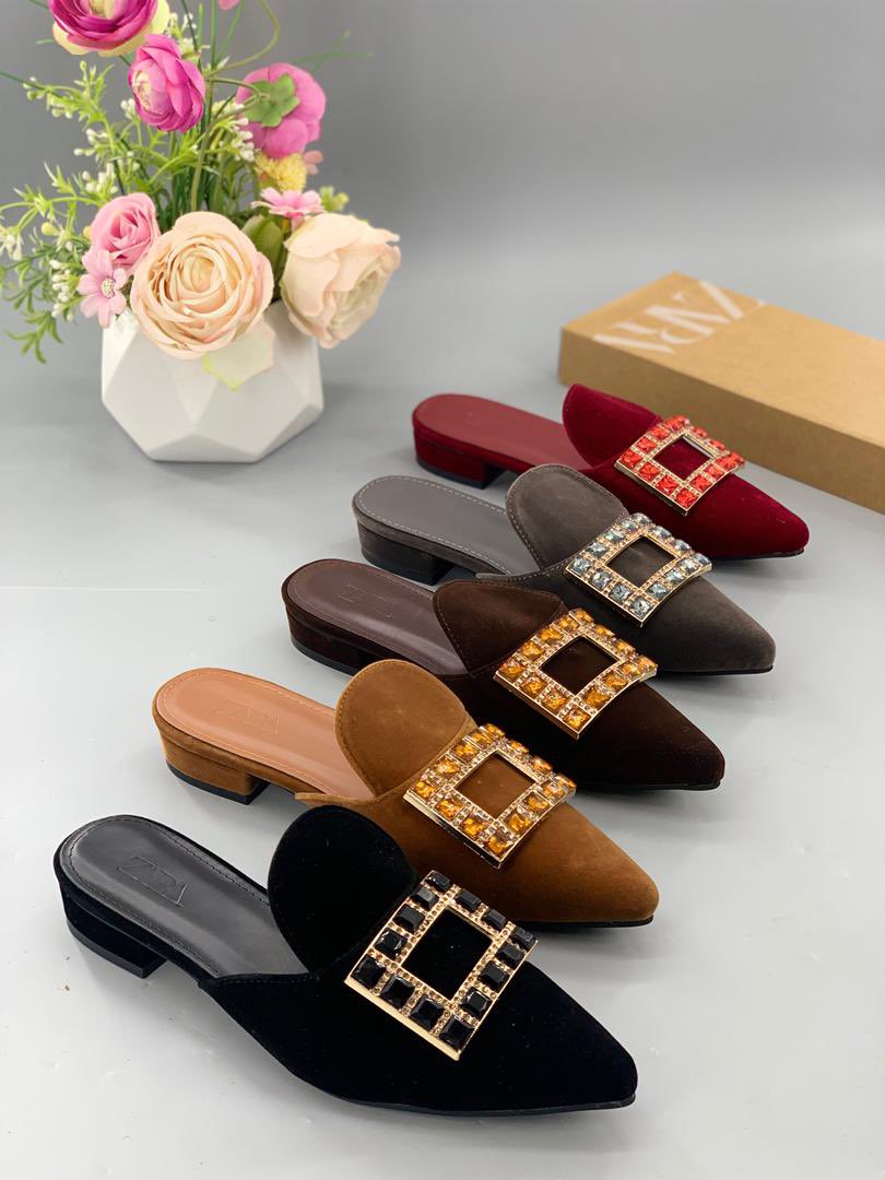 claracrocs's tweet image. 27k