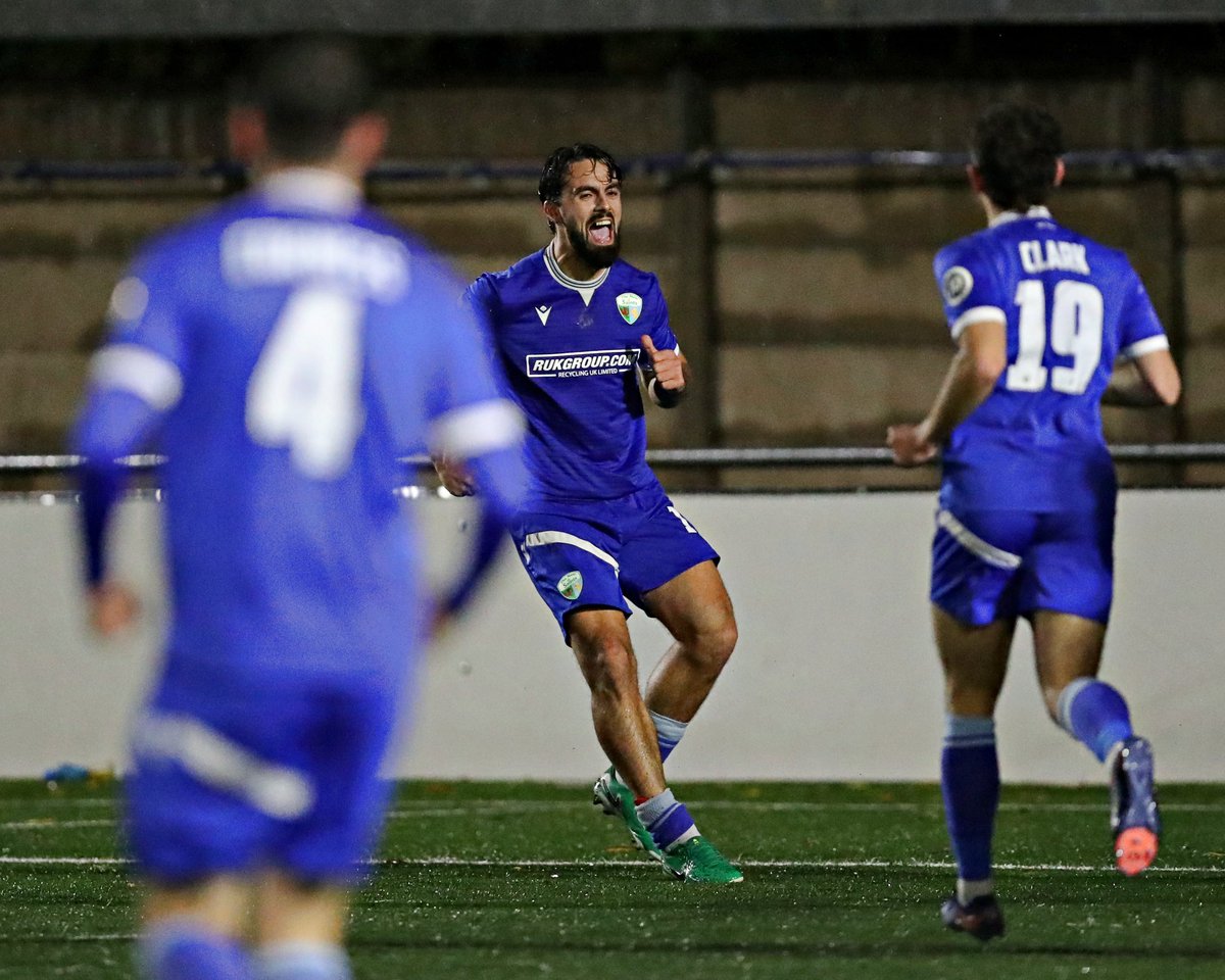 sameaden's tweet image. Flint vs TNS ☔️

Copyright - Sam Eaden/FAW