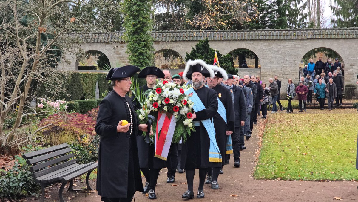 „Zivilisatorische Katastrophe“ – Gedenken zum Volkstrauertag auf dem Gertraudenfriedhof in Halle (Saale): Frieden und Demokratie auch heute keineswegs selbstverständlich

dubisthalle.de/gedenken-zum-v…