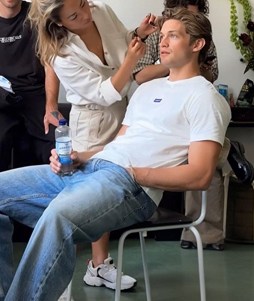 sem querer ser dramática, mas a pessoa que se casar com o damian hardung vai ser a mulher mais feliz do mundo