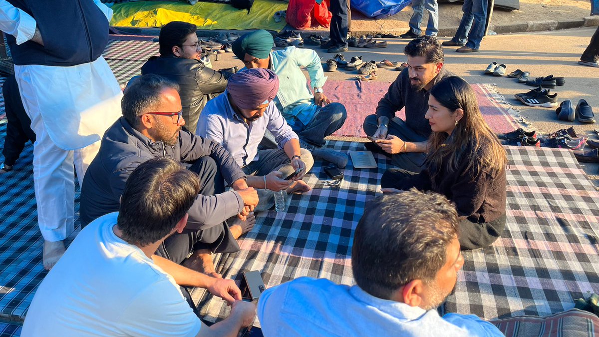 mehartweets's tweet photo. Standing today with the students of Panjab University who are raising their voices for a fair, transparent, and democratic Senate.
Your courage, clarity, and commitment give hope.
Universities must remain spaces of debate, dignity, and dialogue.
#PanjabUniversity #SavePu #CampusDemocracy