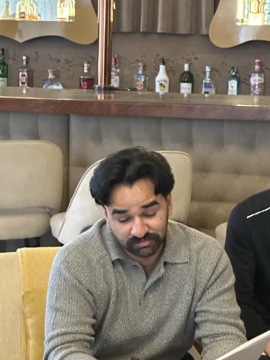 Mantle Official's response image to Ashen One's thread