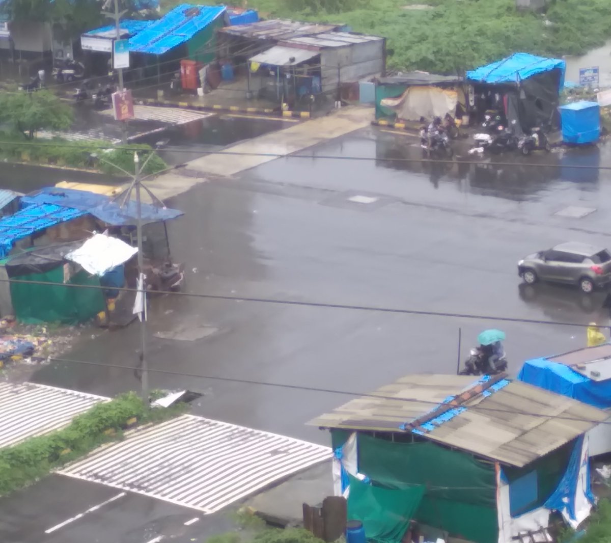 pravinraikar7's tweet image. Reminder 227 : Inspite of multiple reminders since last 15 months, encroachments from footpaths have not been removed by authorities. Are authorities sleeping? Location : Anant Corner Chowk (SkyCity) sec 50, main road, Dronagiri, Navi Mumbai @narendramodi @narendramodi_in…
