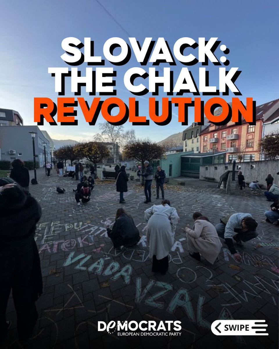 democrats_eu's tweet image. In Slovakia, students have turned chalk into a symbol of peaceful resistance. From Poprad to Bratislava, they’re drawing the line — against corruption, against @RobertFicoSVK’s authoritarian drift, and for a pro-European Slovakia.
Tomorrow, thousands will gather in Bratislava to…