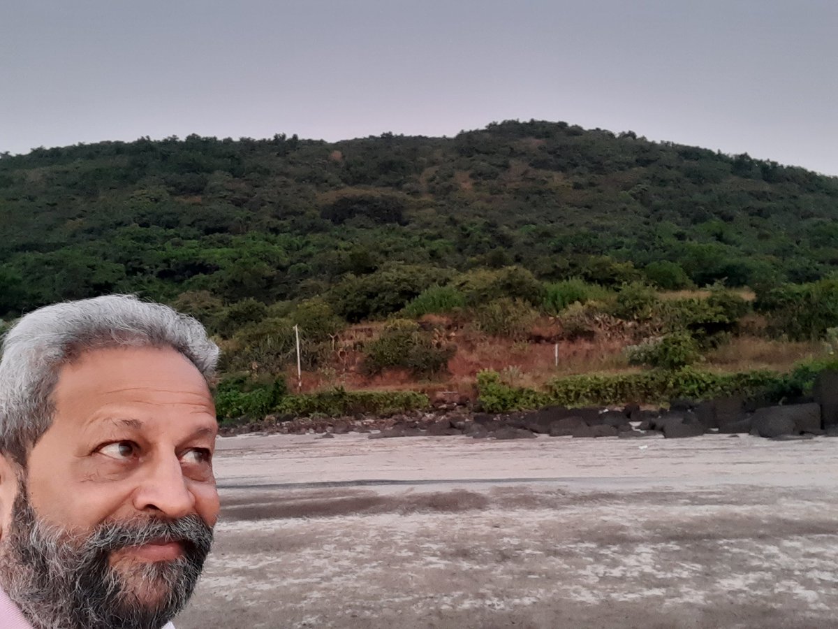 w_karve's tweet photo. #Selfie #VikramKarve #Karde https://t.co/tff4xnKFyt