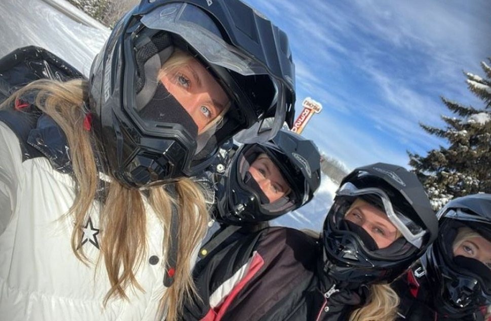 str2wberrysk1es's tweet image. ❄️❄️❄️❄️ #GOInTheSnow 

@rcsesngvns @prestigefake @gh0stg1rrl_