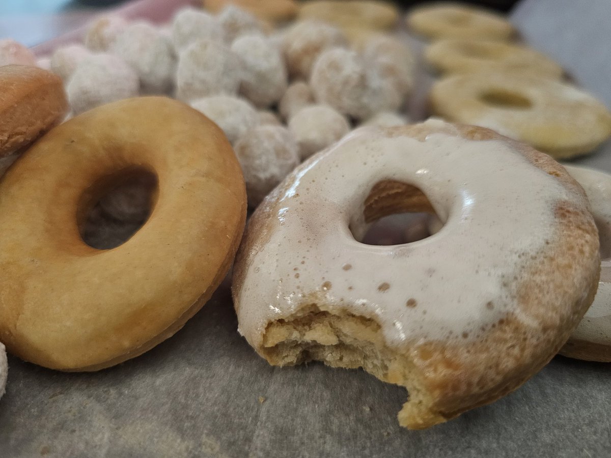 ClassyKatie's tweet photo. Holy. Donuts. 

You all SHOWED UP today for #MetalMealMelt2025 and I am speechless. 

$5,791.75 raised for @StJudePLAYLIVE

Thank you Thank You THANKYOU

You are astounding. 🥰

NOW, TO THE LOOP 🫡

@PlayKatiePlay  👀 https://t.co/XnDCrILLun
