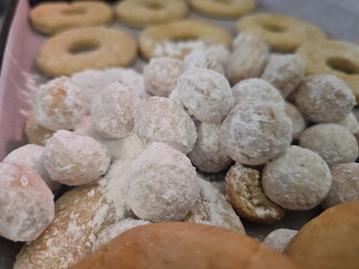ClassyKatie's tweet photo. Holy. Donuts. 

You all SHOWED UP today for #MetalMealMelt2025 and I am speechless. 

$5,791.75 raised for @StJudePLAYLIVE

Thank you Thank You THANKYOU

You are astounding. 🥰

NOW, TO THE LOOP 🫡

@PlayKatiePlay  👀 https://t.co/XnDCrILLun