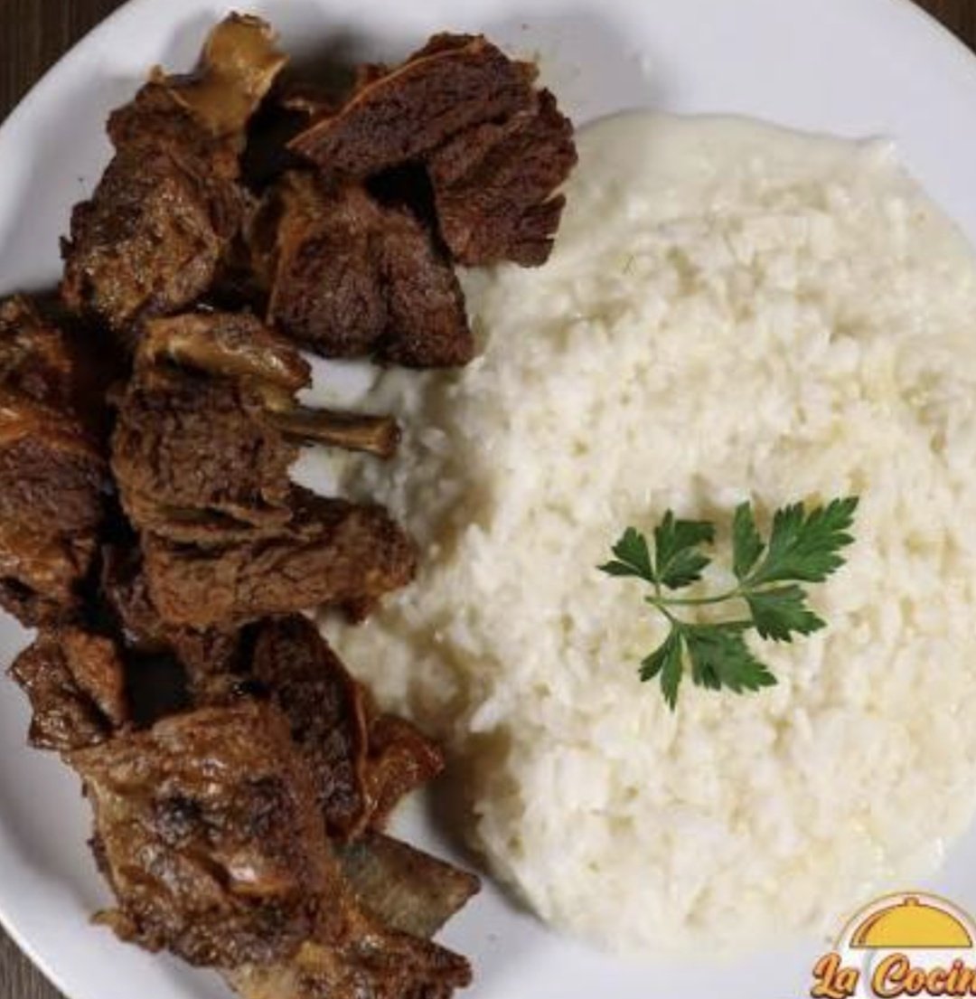 whereyouare07's tweet photo. @patobonato La gastronomía Pya. derivada de la fusión cario guaraní-española es el más característico de la cocina paraguaya, sumado a los aportes de los colectivos migratorios históricos, como la cocina italiana y la alemana. Una Delicia! Orgulloso de nuestra gastronomía! https://t.co/E84yBBmflx