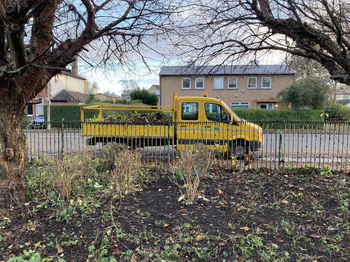 Sean_Ferguson93's tweet image. Out speaking with folk in Auldhouse today. Lots of praise for the great work by @GlasgowCC’s parks team. Passed the positive feedback on to the staff. These new operatives are thanks to @SNPforGlasgow’s investment in frontline services this year - investment Labour voted against