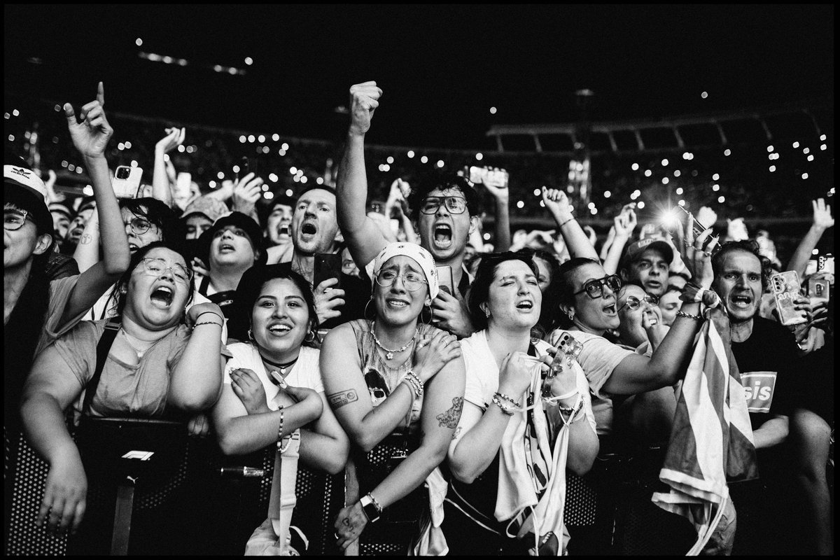 oasis's tweet photo. https://t.co/VsI3QJX1sg