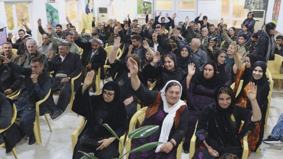 #Qandil | La Conferencia del Consejo Popular en Qandil eligió a sus nuevos copresidentes: espanol.anf-news.com/noticias/la-co…