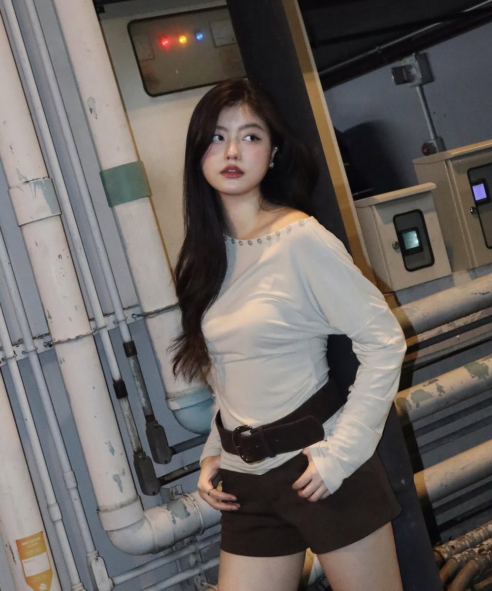 TopyHero's tweet image. View วิว กมนธิดา
กมนธิดา โรจน์ทวีนิธิ
Former BNK48 2nd Generation
Birth: 28 May 2004
Province: Nonthaburi
IG: view.kmntd_
สินค้าสะสม: s.shopee.co.th/6AWphB8tHv
#วิว #View #Kamonthida