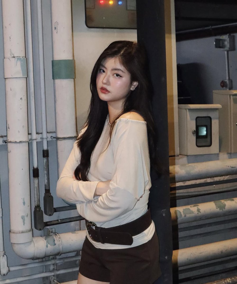 TopyHero's tweet image. View วิว กมนธิดา
กมนธิดา โรจน์ทวีนิธิ
Former BNK48 2nd Generation
Birth: 28 May 2004
Province: Nonthaburi
IG: view.kmntd_
สินค้าสะสม: s.shopee.co.th/6AWphB8tHv
#วิว #View #Kamonthida