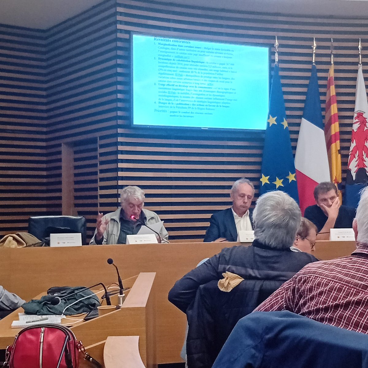 Lou forum d'òc, acò èra aier en la sala coumuna de la <a href="/VilledeNice/">Ville de Nice</a>, embé d'escambi en occitan, catalan e pimountés sus l'avenì de la nouòstra lenga. <a href="/JLGagliolo/">Jean-Luc Gagliolo Compte personnel</a> <a href="/PPLeonelli/">Pierre-Paul Léonelli</a> <a href="/Loutridentnpt/">Nissart Per Tougiou</a> <a href="/IEO1945/">Institut d'Études Occitanes (IEO)</a> #felibrige <a href="/locongres/">Lo Congrès</a>