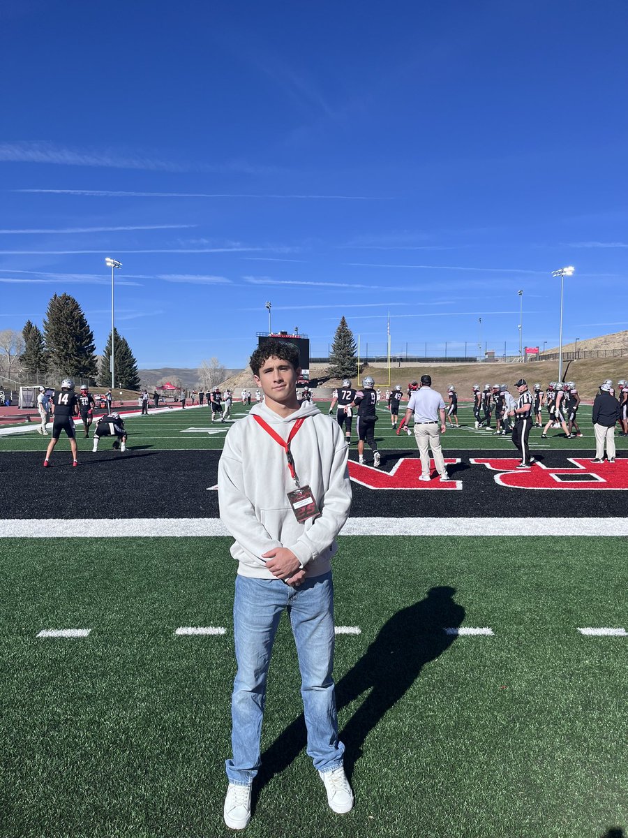 LandonMill9049's tweet photo. Thank you @joemclain13 @Jas_Bains_12 for having me out and the great visit at western yesterday and showing me what western football is all about. https://t.co/RSotIOb7Ld