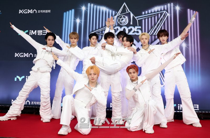 f3llaz2's tweet photo. Roady, copy and paste and use the # !!!

#MyOnePick for the cover of #RollingStone Korea January 2026 Issue is #xikers https://t.co/dHnWbT1blG