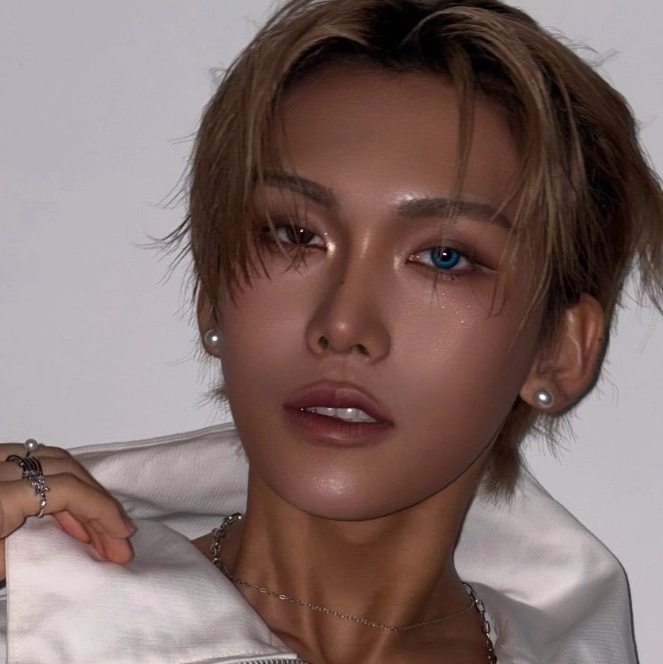 tboyzwithfun's tweet photo. ... if you want a REAL unwhitewashed diva xlov hyun is right there !!! https://t.co/To6CJ1lXIb