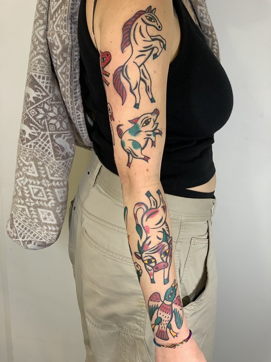 GrivelasseBoy's tweet photo. Hier j’ai continué cette sleeve d’animaux c’est vraiment trop fun comme projet merci de m’amener vos idées et de me laisser carte blanche 🫶 https://t.co/UKAhqZRRL9