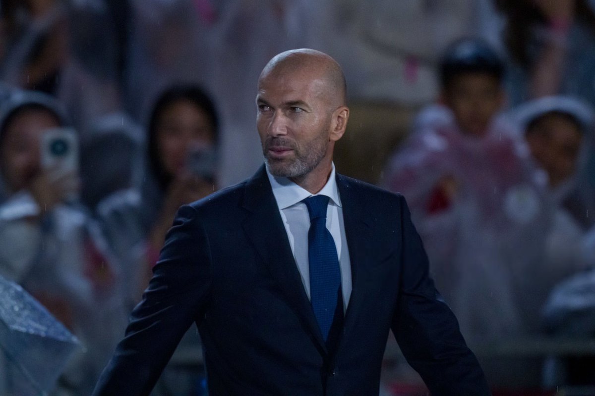 lnstantFoot's tweet image. 🚨🚨🚨𝗭𝗜𝗡𝗘𝗗𝗜𝗡𝗘 𝗭𝗜𝗗𝗔𝗡𝗘 𝗩𝗔 𝗦𝗨𝗖𝗖𝗘́𝗗𝗘𝗥 𝗔̀ 𝗗𝗜𝗗𝗜𝗘𝗥 𝗗𝗘𝗦𝗖𝗛𝗔𝗠𝗣𝗦 𝗘𝗡 𝗘́𝗤𝗨𝗜𝗣𝗘 𝗗𝗘 𝗙𝗥𝗔𝗡𝗖𝗘 𝗔𝗣𝗥𝗘̀𝗦 𝗟𝗔 𝗖𝗢𝗨𝗣𝗘 𝗗𝗨 𝗠𝗢𝗡𝗗𝗘 𝟮𝟬𝟮𝟲 ! 🇫🇷😱

🗞️ (@jfelixdiaz / @diarioas)