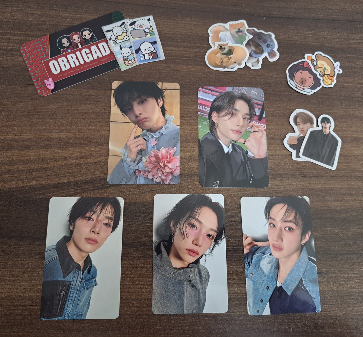 LizzieBrekker's tweet photo. Feedback positivo para @sweethalajoong, a Kari foi muito atensiosa e prestativa durante td o processo e os cards virem muito bem embalados. https://t.co/WYXnNc3yY6