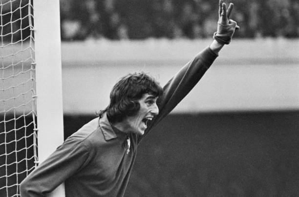 goalkeepersdiff's tweet image. Much as I admire Brian Clough for his great achievements at Nottingham Forest, I would never want to play for a manager whose policy for dealing with players is part-based on fear&quot; - Ray Clemence gives his views on his rival Peter Shilton&apos;s manager. Read what you will into that.