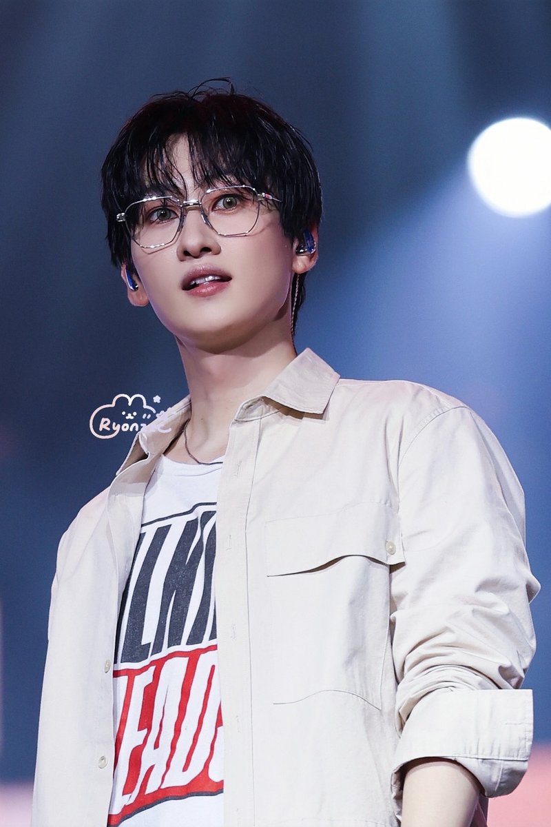 20251115 SuperShow10🇹🇼

- 你們都是奇蹟 -
🐰💙

#슈퍼주니어 #superjunior #李赫宰 #eunhyuk #銀赫 #은혁  #supershow10