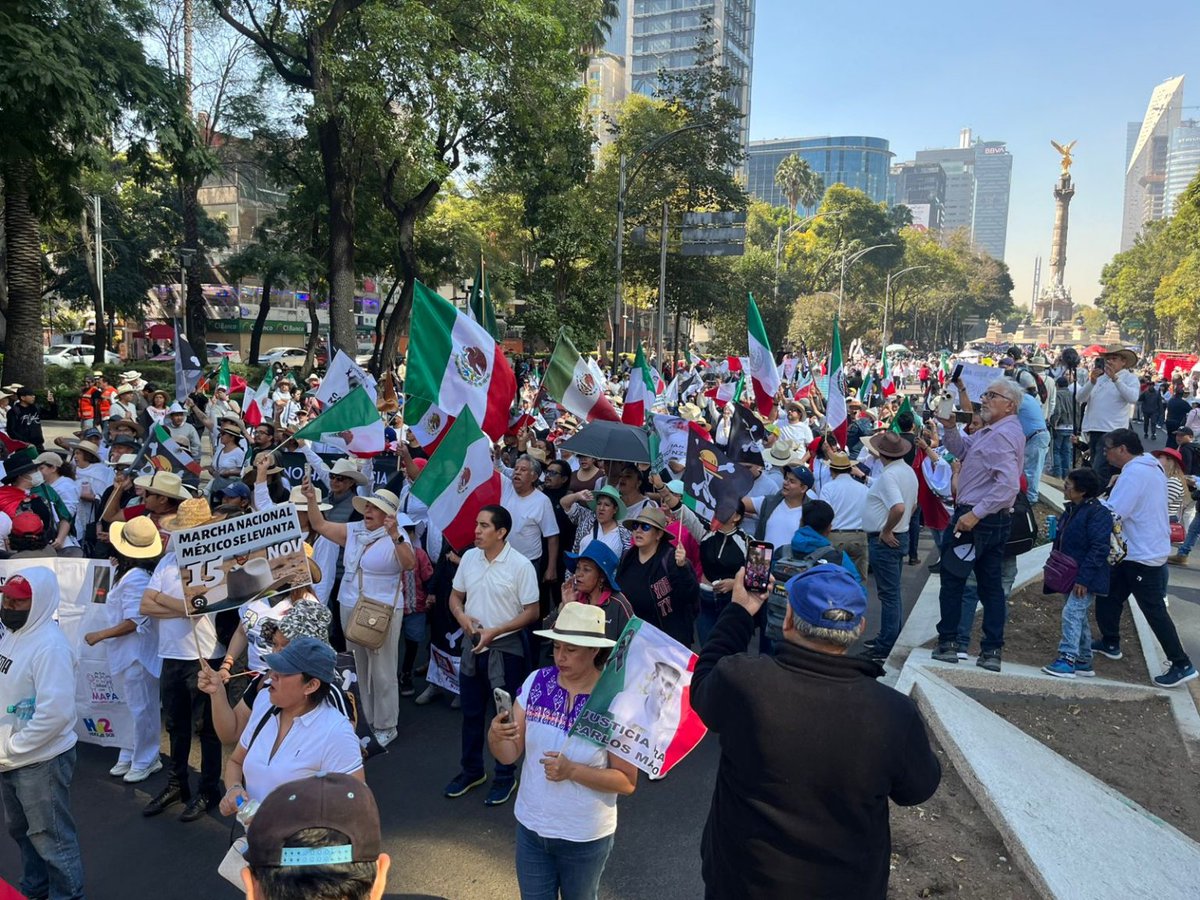 Venenosacobos's tweet photo. Comenzamos un día después de la marcha abro hilo 🧵 

 👉🏻 1. Primero dijeron que sería una manifestación de bots.

👉🏻  2. Luego amenazaron con investigar a quienes convocaron.

👉🏻  3. Después la llamaron “conjura internacional” y despreciaron a jóvenes y adultos por igual. https://t.co/6ItRj148b0