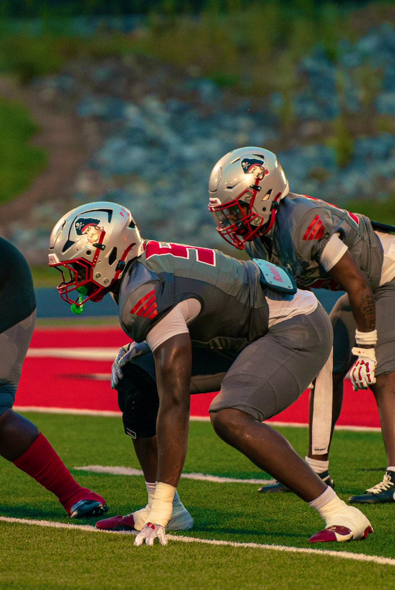 Full senior highlights! 
6’6 250 LT/DL 
70+ pancakes! 
2 sacks allowed
3 sacks 
16TFL 
2.8 gpa 
8-4 
Your either going to be a dog or dog food in this life &amp; I’ve never been dog food !!!!
hudl.com/v/2TD0j6