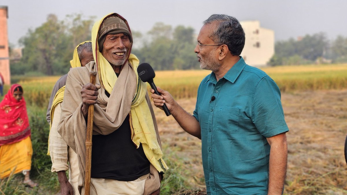 ajitanjum's tweet image. जिसे देखो वहीं पत्रकारिता की पाठशाला का प्रिंसिपल बनकर मुझे ज्ञान दे रहा है ...
घर में बैठकर की - बोर्ड पर उंगलियां चटकाने वाले और किसी भी पार्टी/नेता की भक्ति में तल्लीन लोग मुझे ज्ञान न दें .
मैं हजारों किमी की यात्राएं करता हूं . सैकड़ों लोगों से मिलता हूं. सड़कों की खाक छानता…