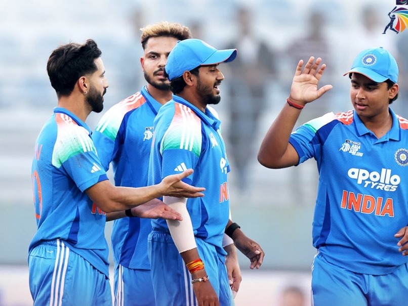 CricketNDTV's tweet image. Pakistan A (137/2 in 13.2 overs; M Sadaqat 79*) beat India A (136 all out) by 8 wickets in Asia Cup Rising Stars 2025 match

#INDAvsPAKA #IndiavsPakistan

Scorecard: shorturl.at/60QcJ

Highlights: shorturl.at/DFtmI