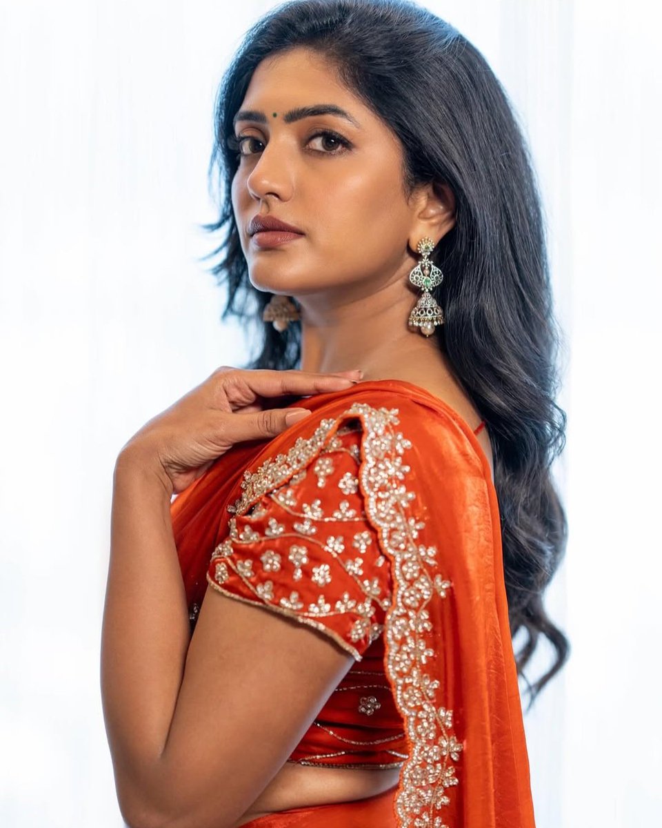 VisualDrops_'s tweet image. Actress Eesha Rebba latest photoshoot pic 💖 

#VisualDrops #actress #eesharebba @YoursEesha #photoshoot