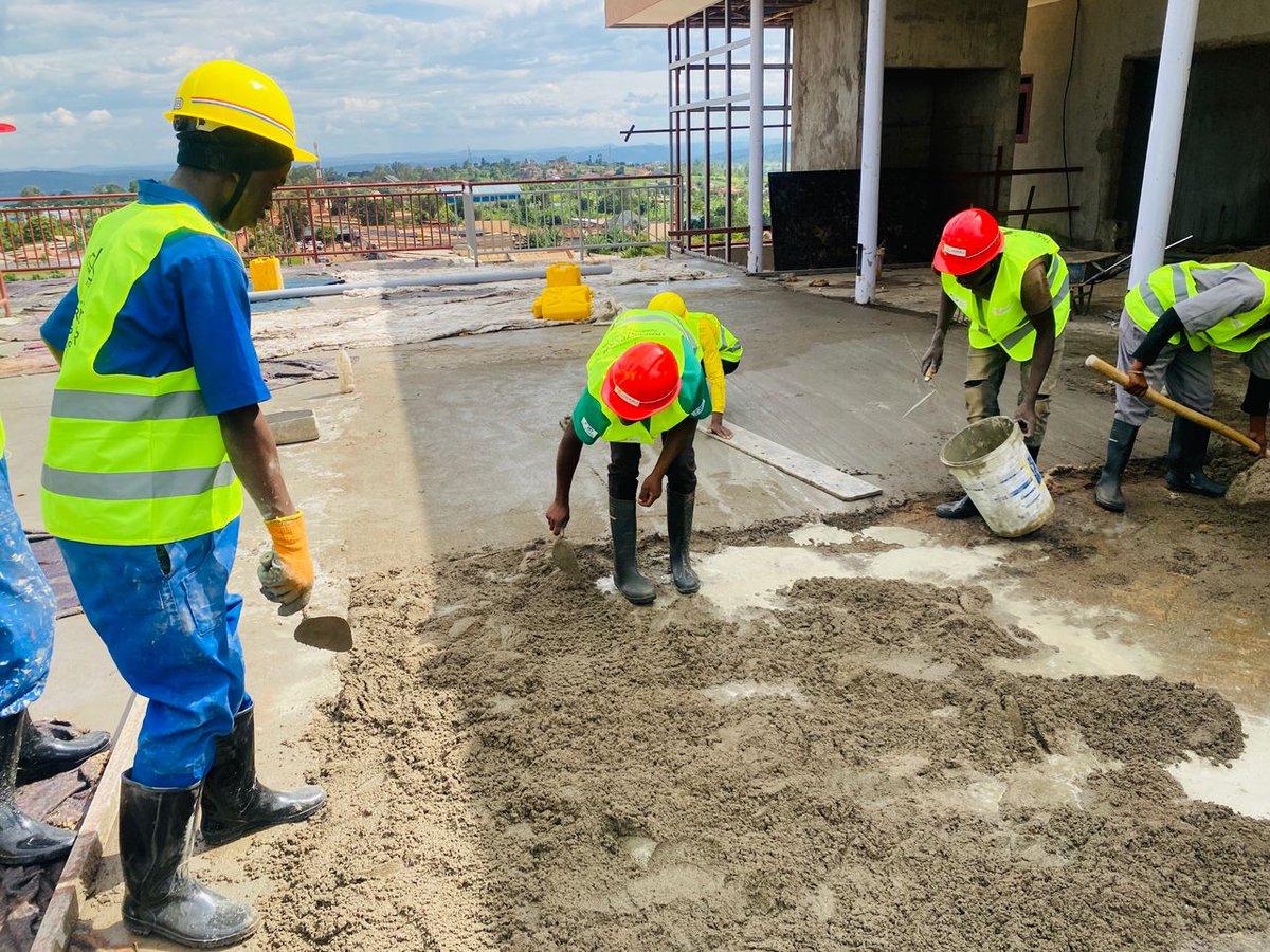 1/2. The world is calling for fresh minds to drive agri-tech and green innovations! 🌍🌿 
Over the past two years, @LtdElectricom has been at the forefront, equipping Rwandan youth with the skills they need to shape the future of farming. 🌱 #ElectricomTraining 
#FutureFarmers