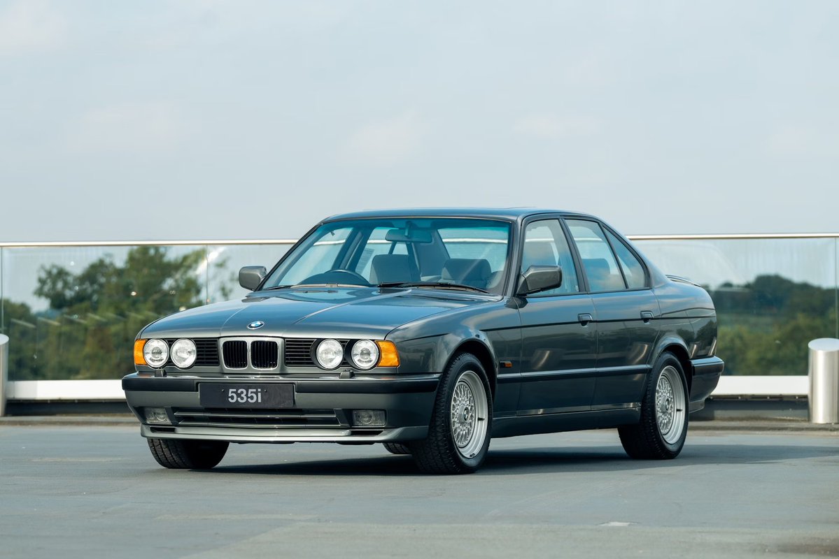 A clear example of BMW’s engineering priorities in the late 80s and early ’90s.
The M30B35’s 211 HP wasn’t about output, it was about durability, thermal stability, and a torque curve that suited real-world use. 
Paired with the E34’s rigid structure and straightforward