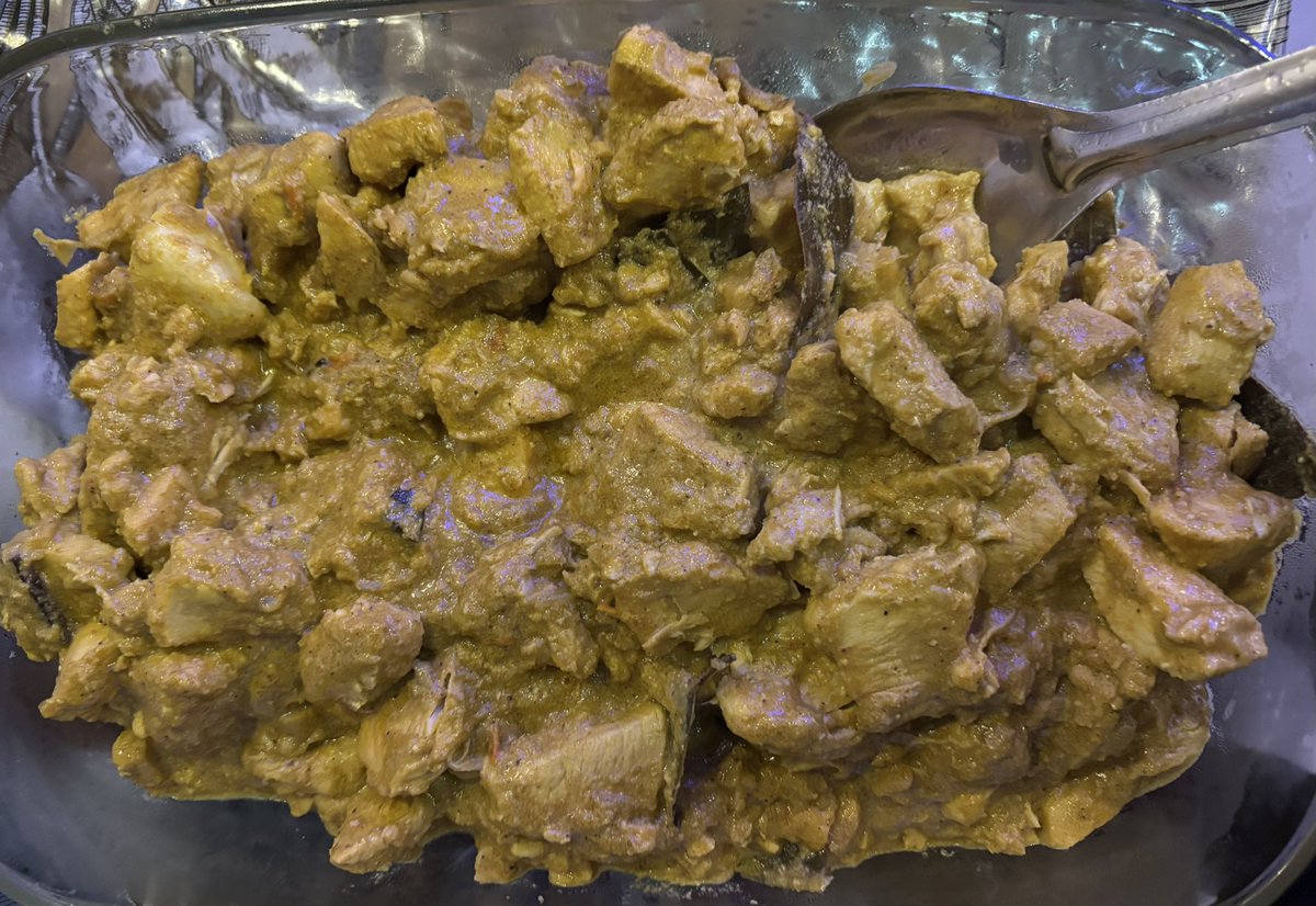 Spicy chicken wings or chicken yoghurt curry? 

#KandelKitchen delight