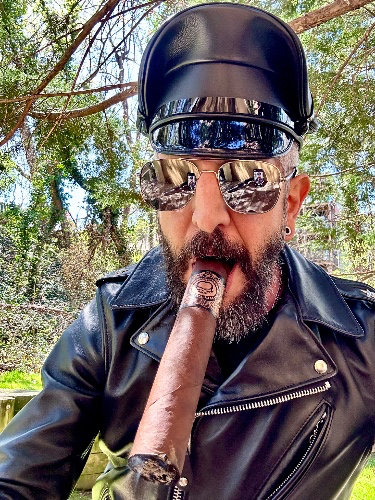 I just received $50 for Asylum cigars from Anonymous via Throne. Well done! throne.com/findomsirdc #Wishlist #Throne