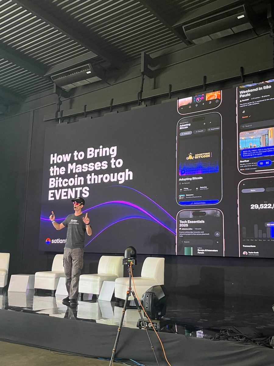 jordi_llonch's tweet image. Here I am, at @AdoptingBTC, sharing why &quot;Events&quot; will bring the masses to #Bitcoin

🙋‍♂️ If you run meetups, conferences, workshops, masterminds... I want you to bring them to @JoinSatlantis