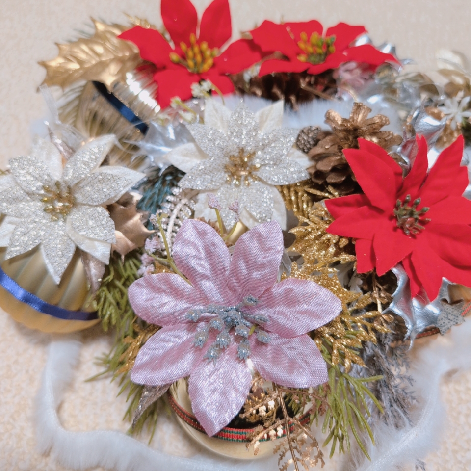 catvhtoh's tweet photo. ◆hand to heart Christmas Box in ミュンヘン・クリスマス市 大通公園2丁目
#htoh

https://t.co/iW5b3kNrhm.

紹介文　今年も可愛いオーナメントをお届けします。ぜひ、お気に入りを見つけてくださいね♡

https://t.co/eOKe31BJqP https://t.co/WcJXdvj8Cz
