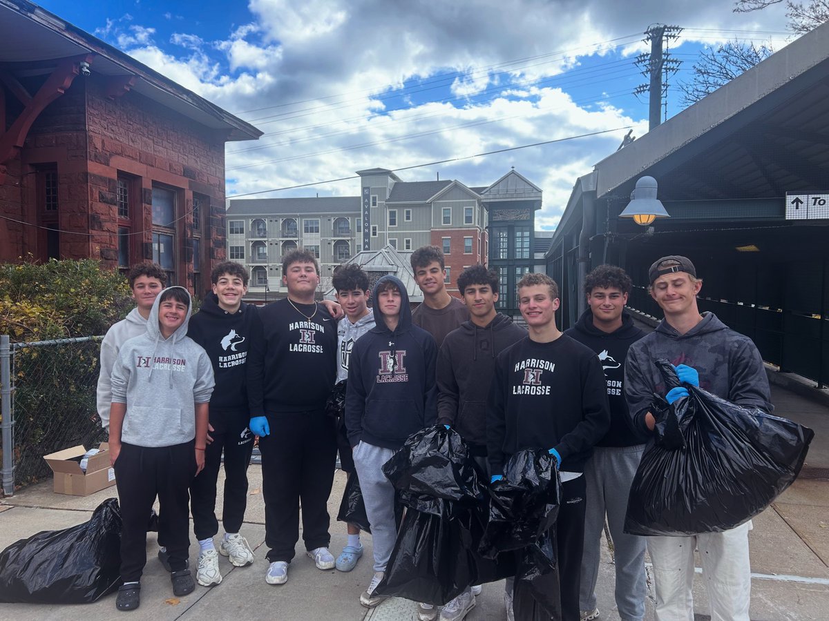 HarrisonMLAX's tweet image. Big shout out to these guys for spending their Sunday morning cleaning the community #family #culture #GoHuskies
@htown_huskies